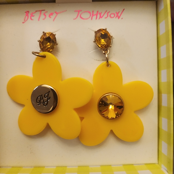 Betsey Johnson Yellow flower earrings - Picture 4 of 4